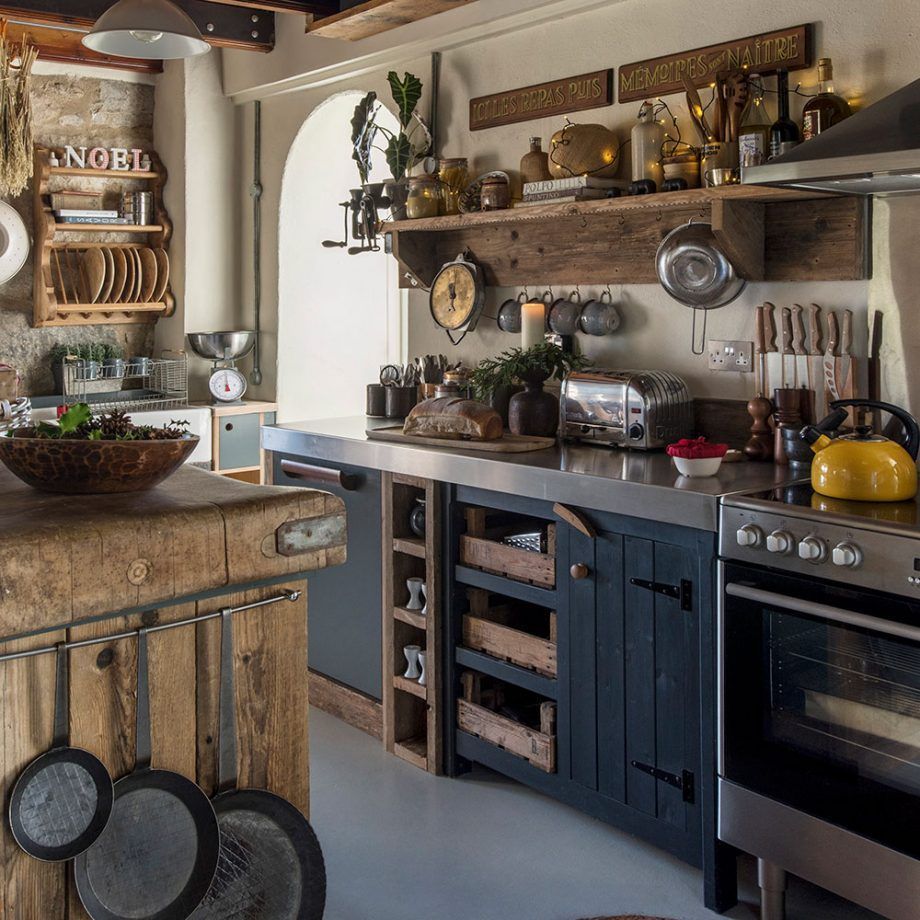 38 Awesome Cottage Kitchens Design Ideas - HMDCRTN