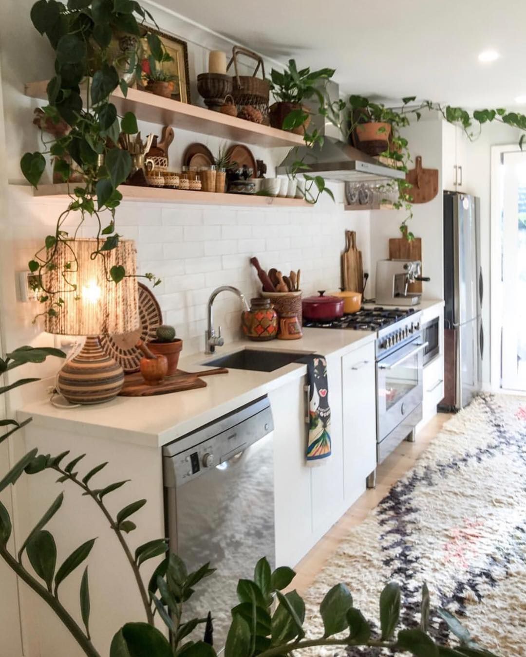 35 Beautiful Bohemian Style Kitchen Decoration Ideas   HMDCRTN