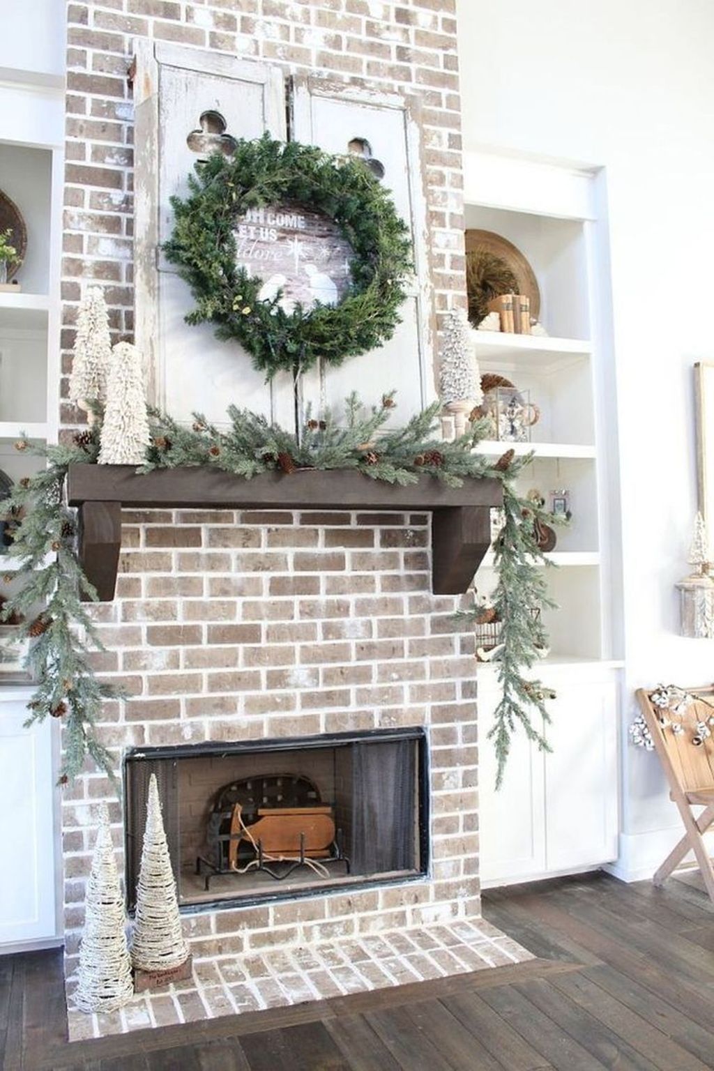 36 Beautiful Modern Farmhouse Fireplace Ideas You Must Have HMDCRTN