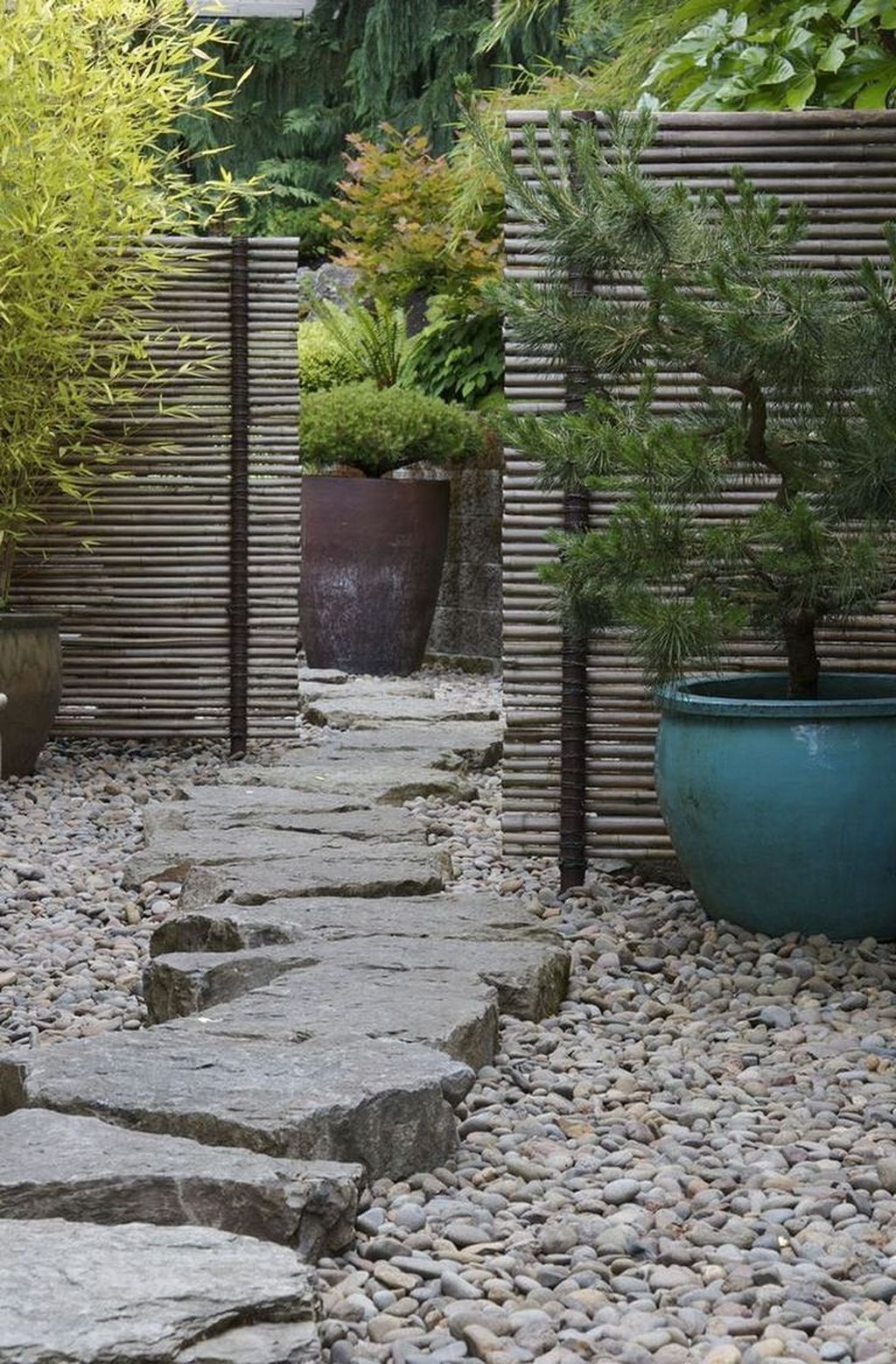 30 Beautiful Modern Rock Garden Ideas For Backyard Landscaping - HMDCRTN