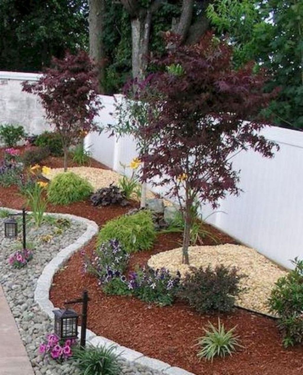 Awesome Backyard Landscaping Ideas With Elegant Accent 05 - HMDCRTN