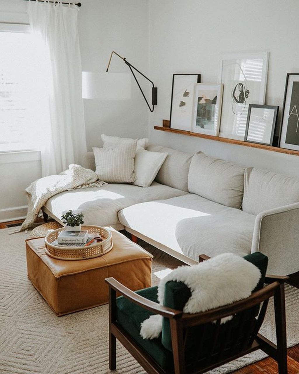 38 Inspiring Small Space Living Room Decorating Ideas - HMDCRTN
