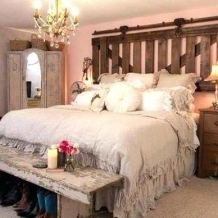 Amazing French Country Bedrooms Design Ideas 17