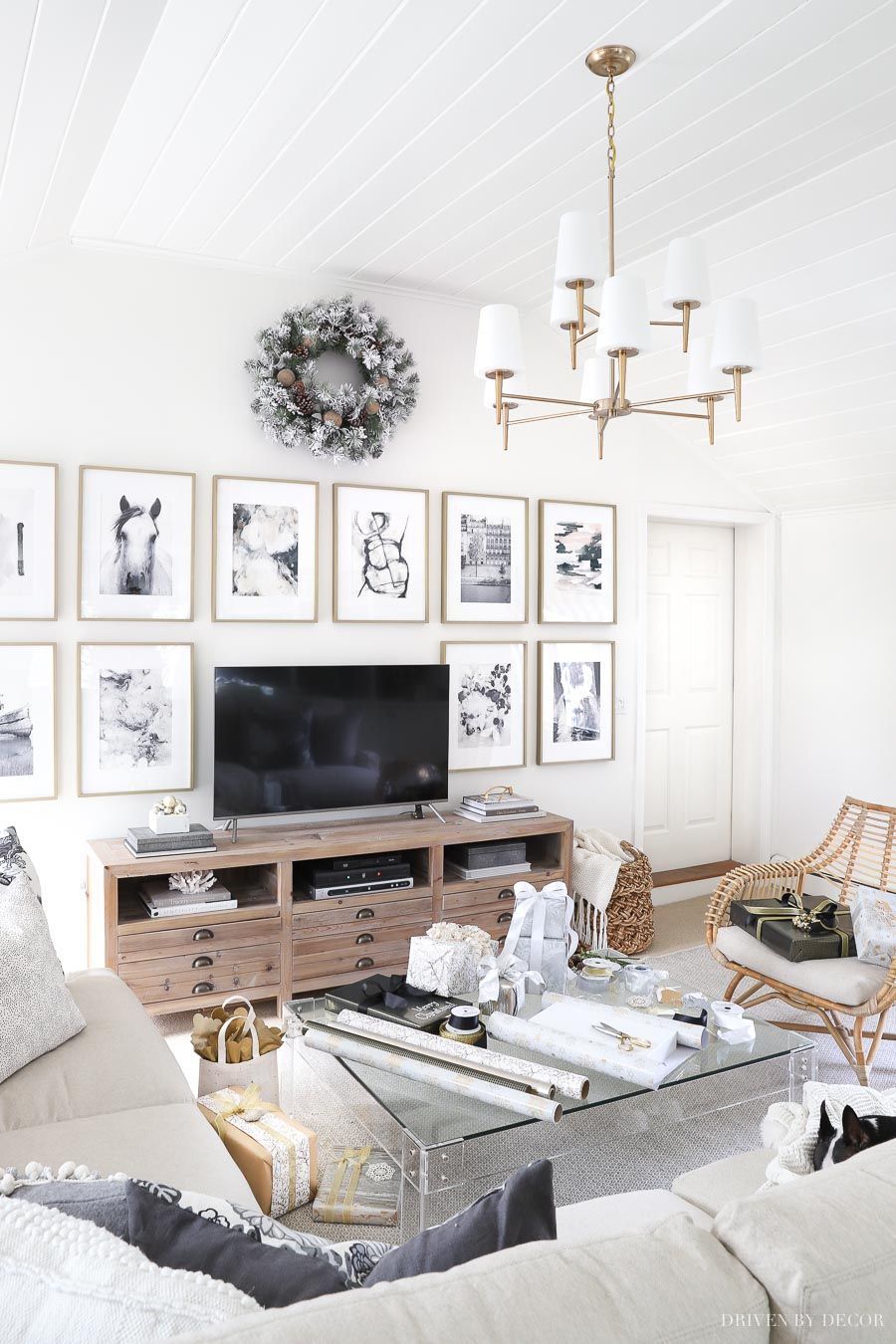 39 Beautiful Family Room Design Ideas - HMDCRTN