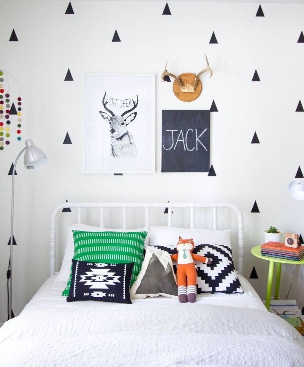 Cozy Scandinavian Kids Bedroom Design Ideas 30 - HMDCRTN