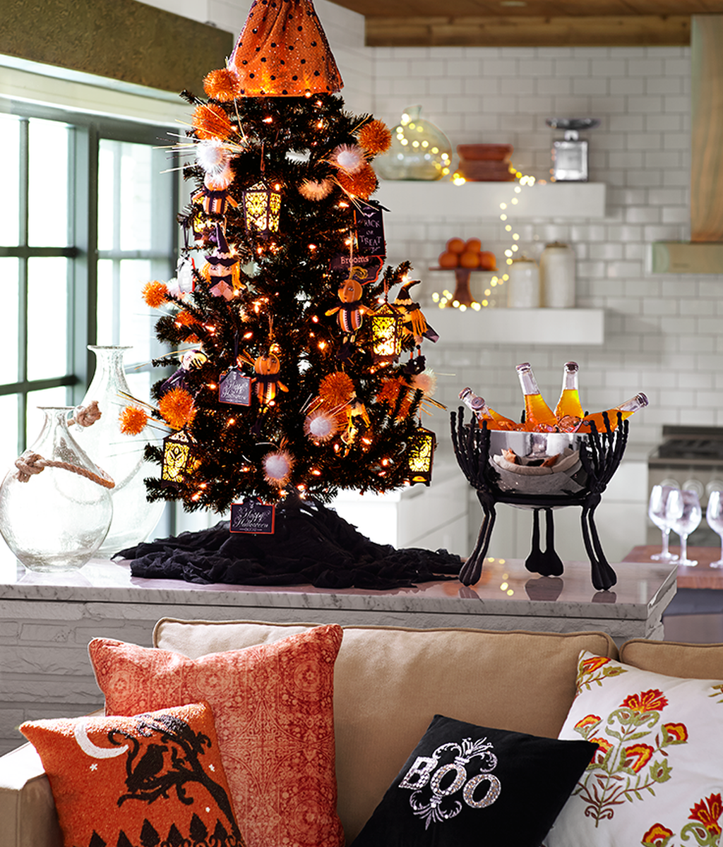 Halloween Kitchen Decor
 Stunning Halloween Kitchen Decor Ideas 19 HMDCRTN