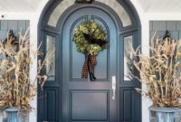 Awesome Thanksgiving Front Door Decor Ideas 16