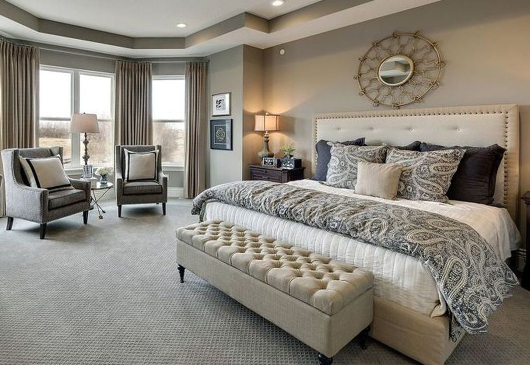 37 Nice Master Bedroom Decoration Ideas - HMDCRTN