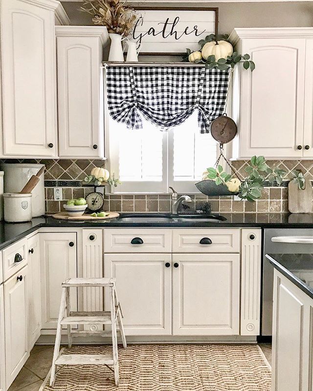 36 The Best Farmhouse Kitchen Cabinets Design Ideas - HMDCRTN