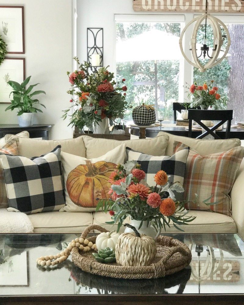 The Best Thanksgiving Living Room Decor Ideas 33