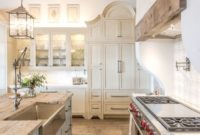 Fabulous French Country Kitchens Design Ideas 21