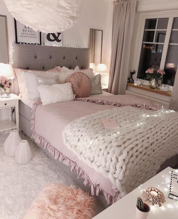 Beautiful Pink Bedroom Decor Ideas Looks Romantic 10 - HMDCRTN