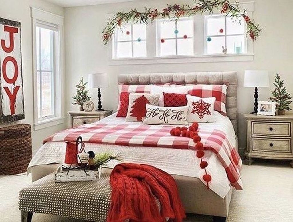 Amazing Farmhouse Style Christmas Bedroom Ideas 26