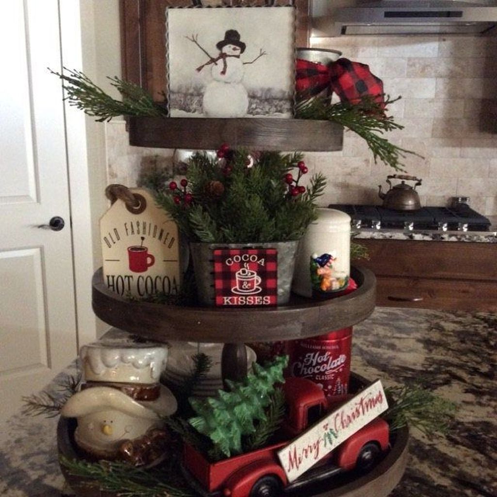 31 Popular Christmas Decor Ideas For Kitchen Island - HMDCRTN