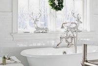 Stunning Winter Bathroom Decor Ideas 30