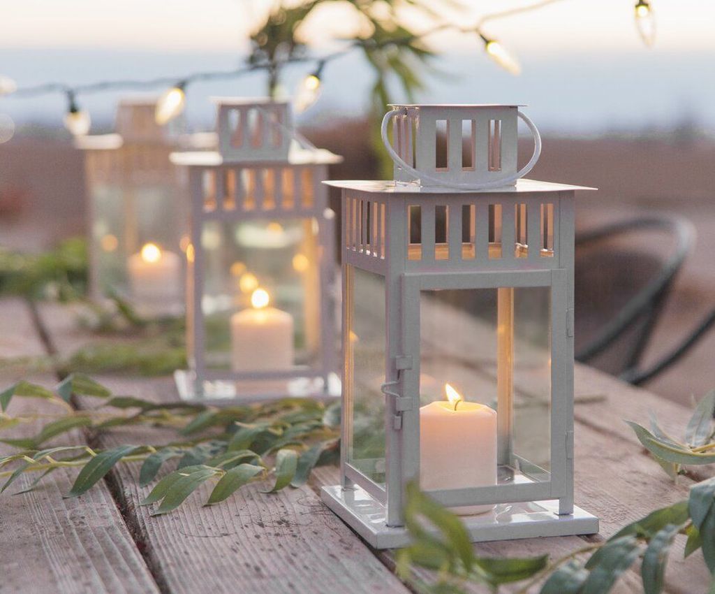 Stunning Winter Lantern Centerpieces For Wedding 19