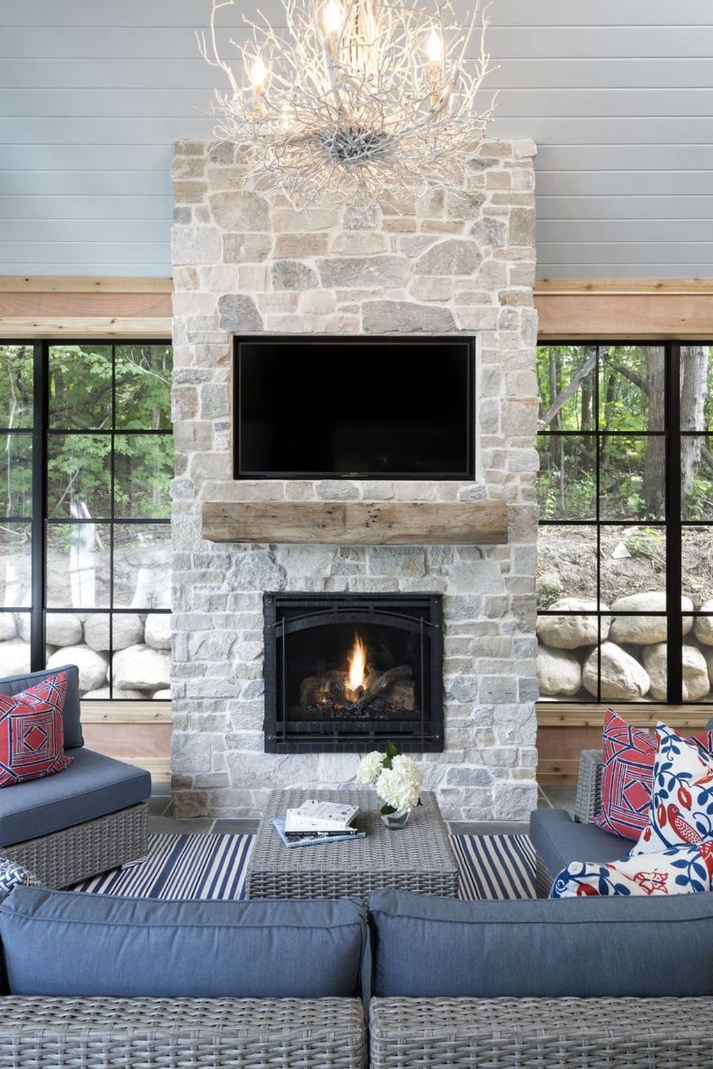 Beautiful Modern Farmhouse Fireplace Ideas You Must Have 04 - HMDCRTN