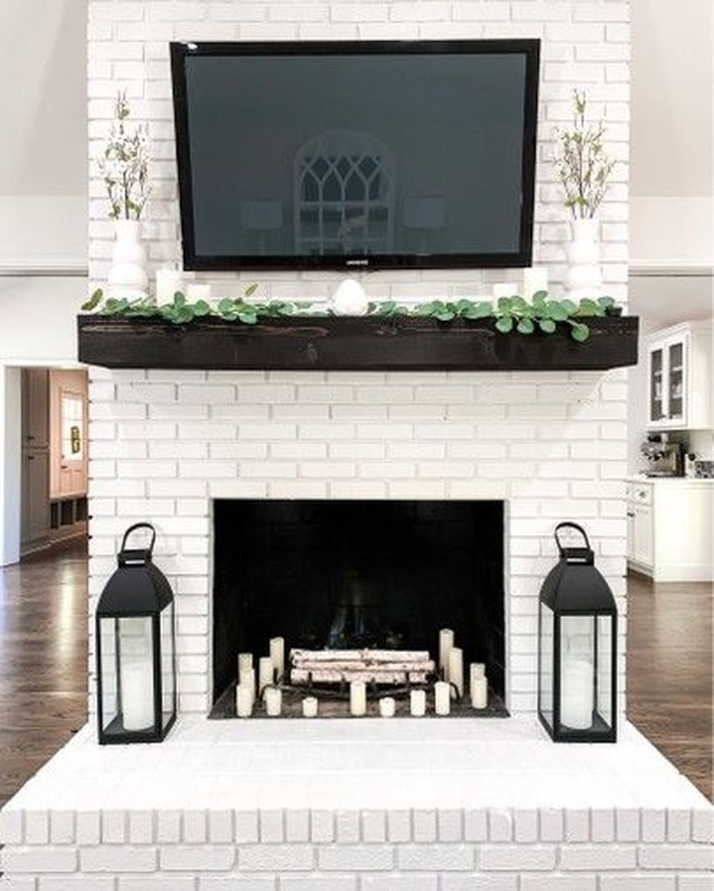 36 Beautiful Modern Farmhouse Fireplace Ideas You Must Have - HMDCRTN