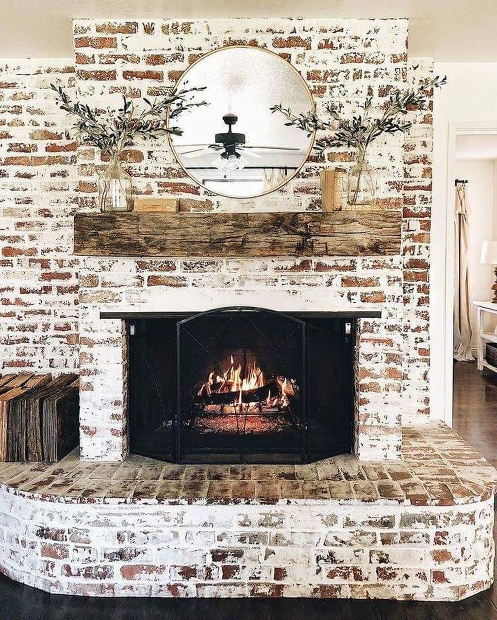 36 Beautiful Modern Farmhouse Fireplace Ideas You Must Have - HMDCRTN