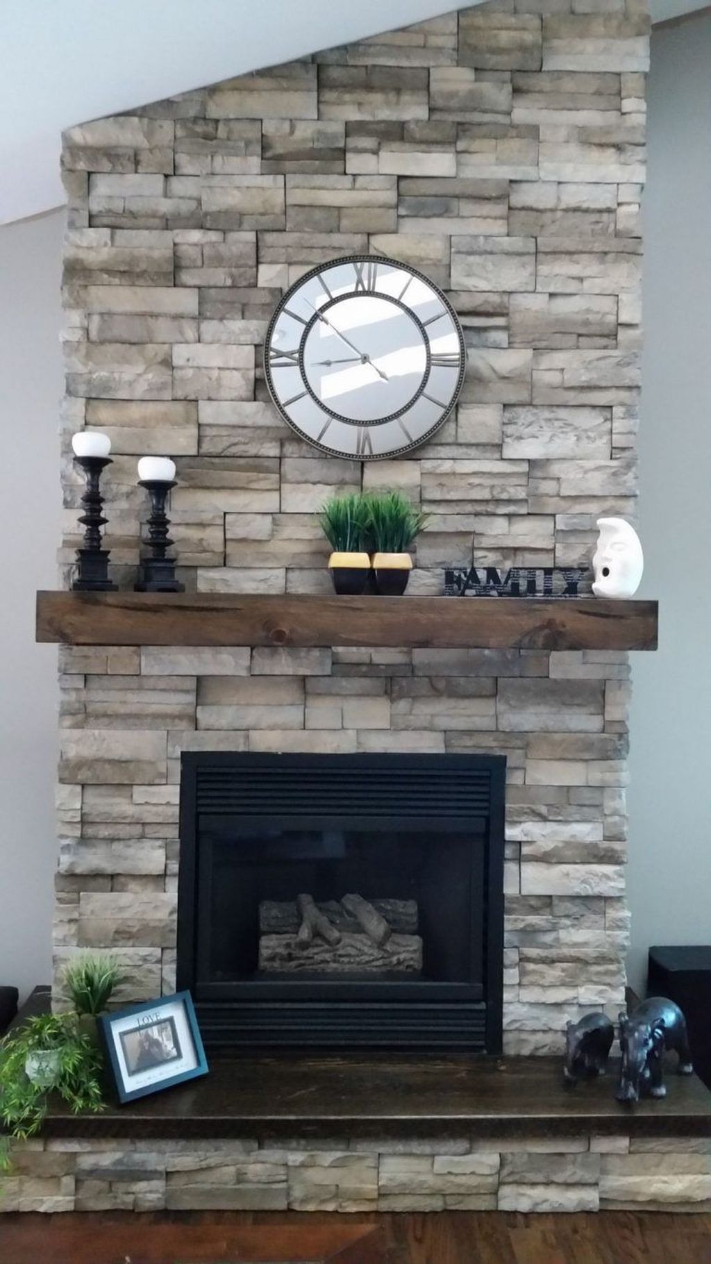 36 Beautiful Modern Farmhouse Fireplace Ideas You Must Have - HMDCRTN