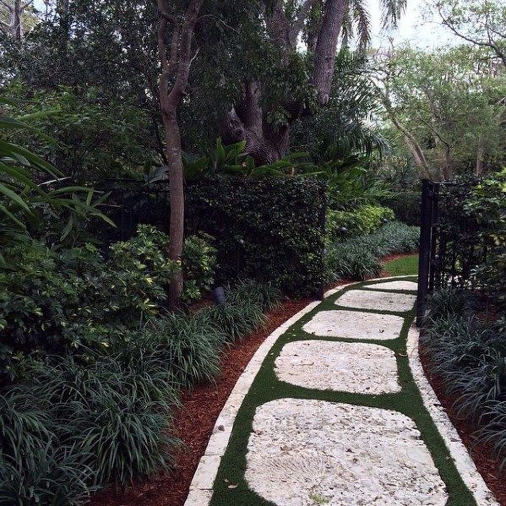 Stunning Stepping Stones Pathway Design Ideas 01 - HMDCRTN