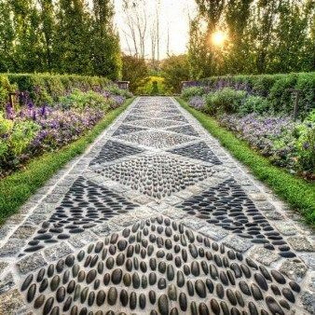 Stunning Stepping Stones Pathway Design Ideas 06 - HMDCRTN