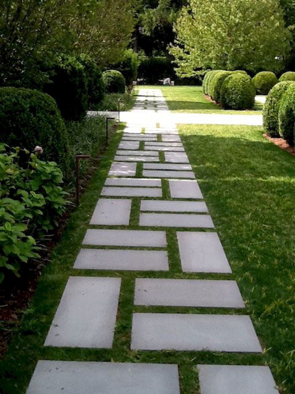 34 Stunning Stepping Stones Pathway Design Ideas - HMDCRTN