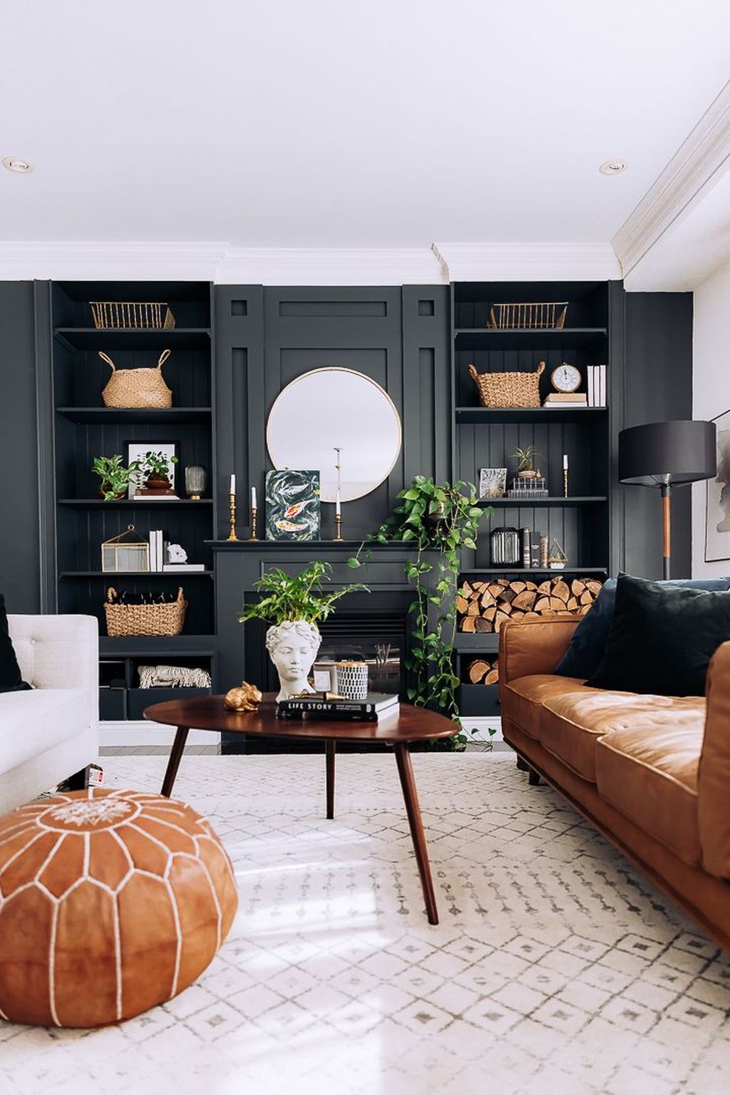 Black Accent Wall Living Room Ideas: Adding Boldness and Sophistication ...