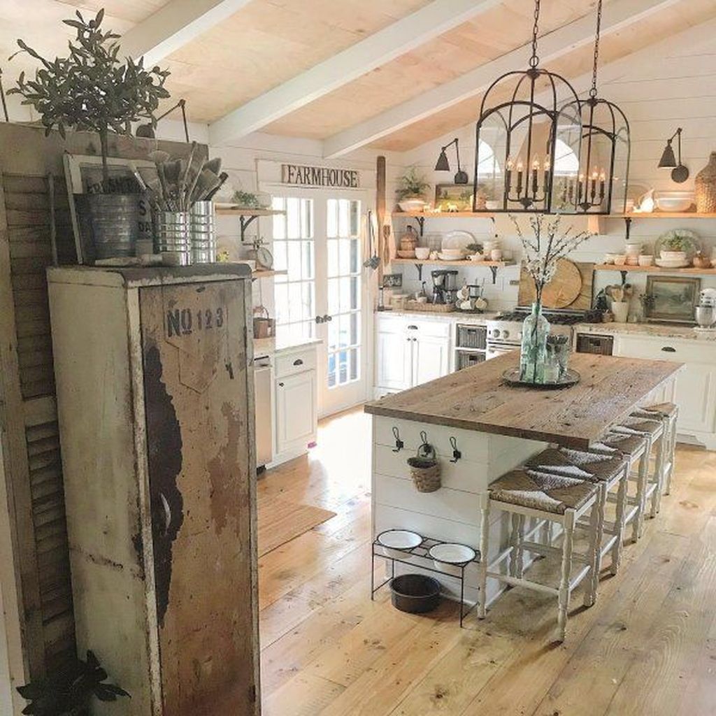 Stunning Farmhouse Kitchen Island Design Ideas 31