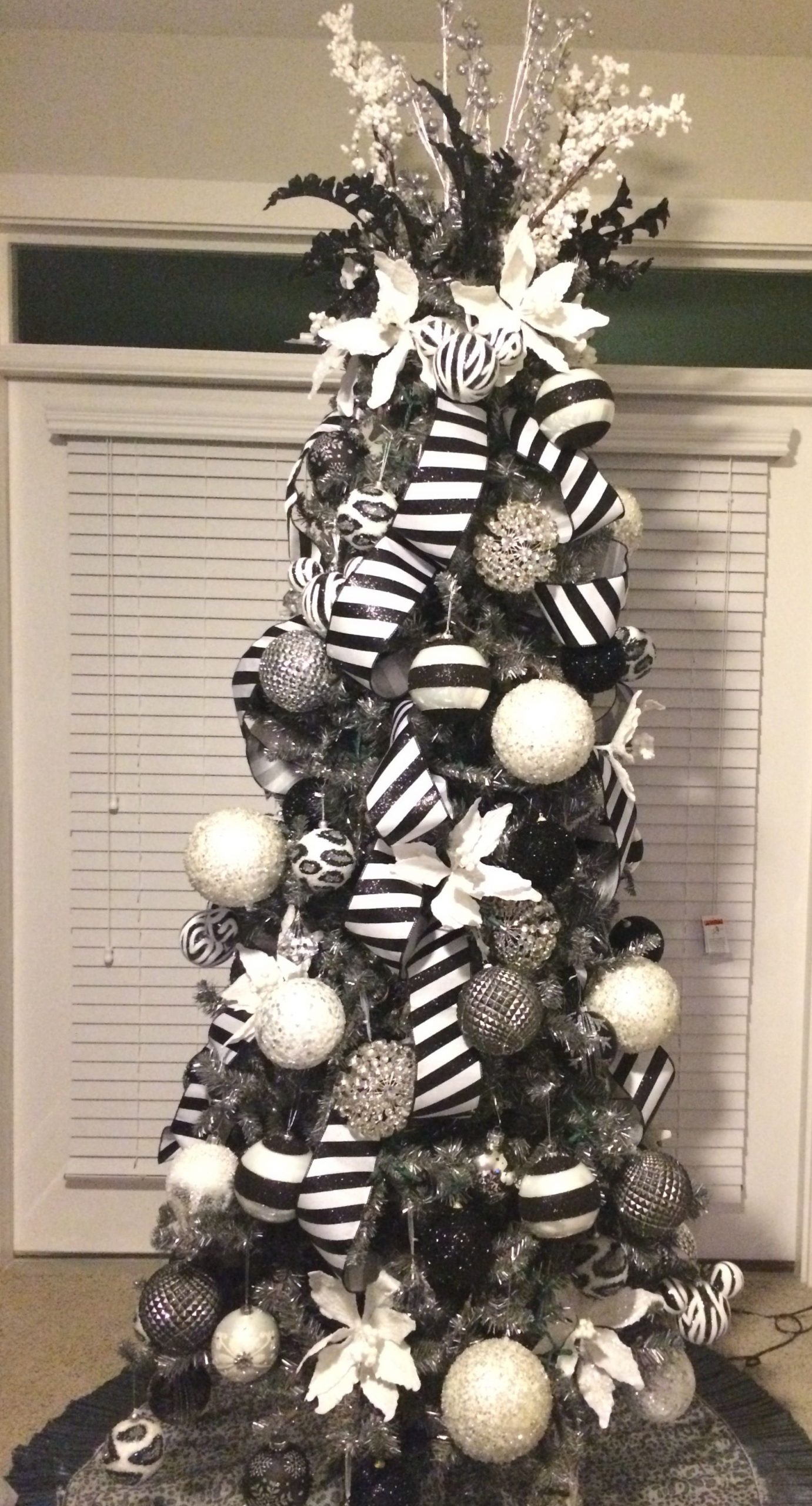 Black And White Christmas Tree