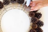 DIY Pine Cone Decorations