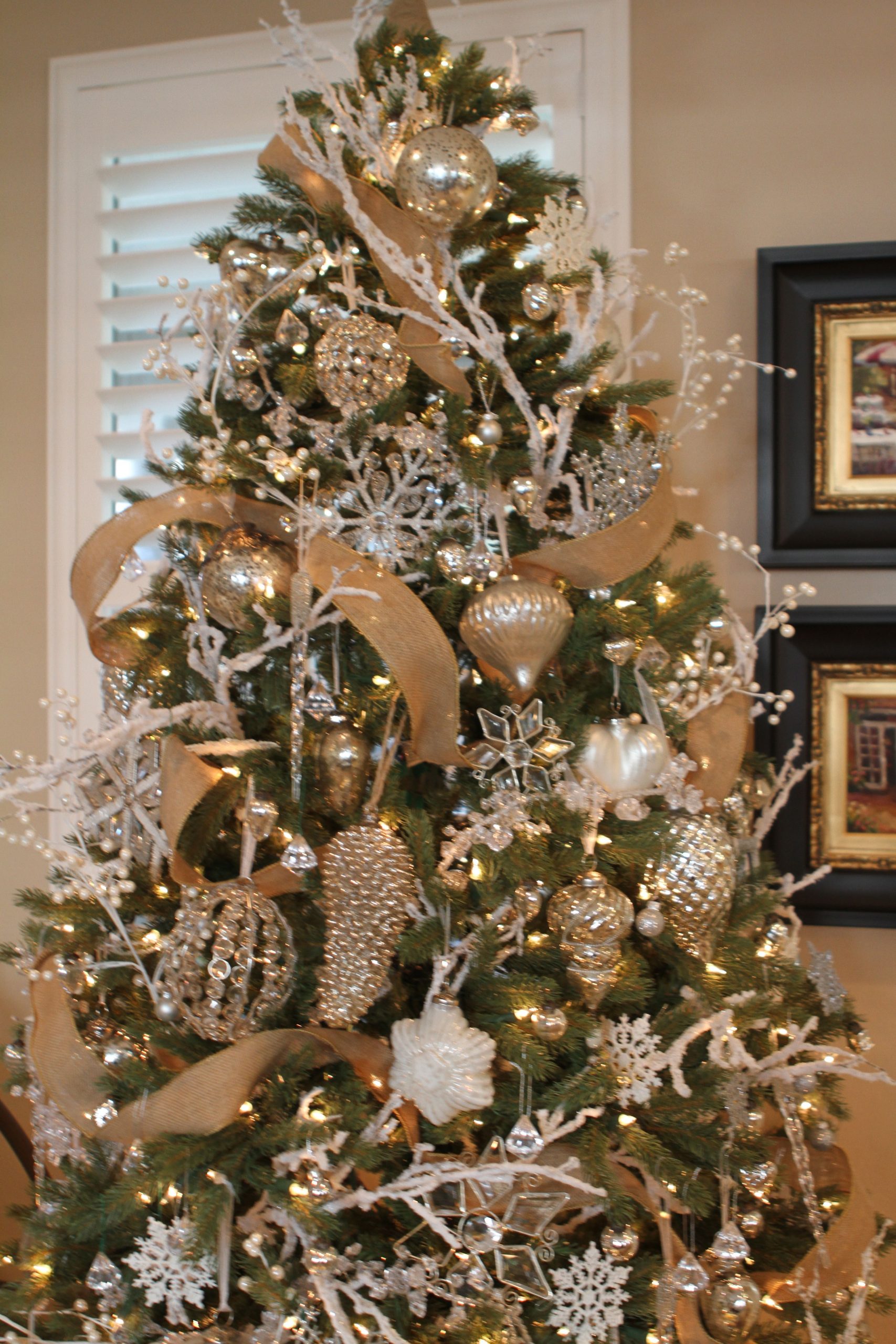White And Gold Christmas Tree