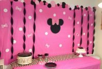 DIY Minnie Mouse Decorations
